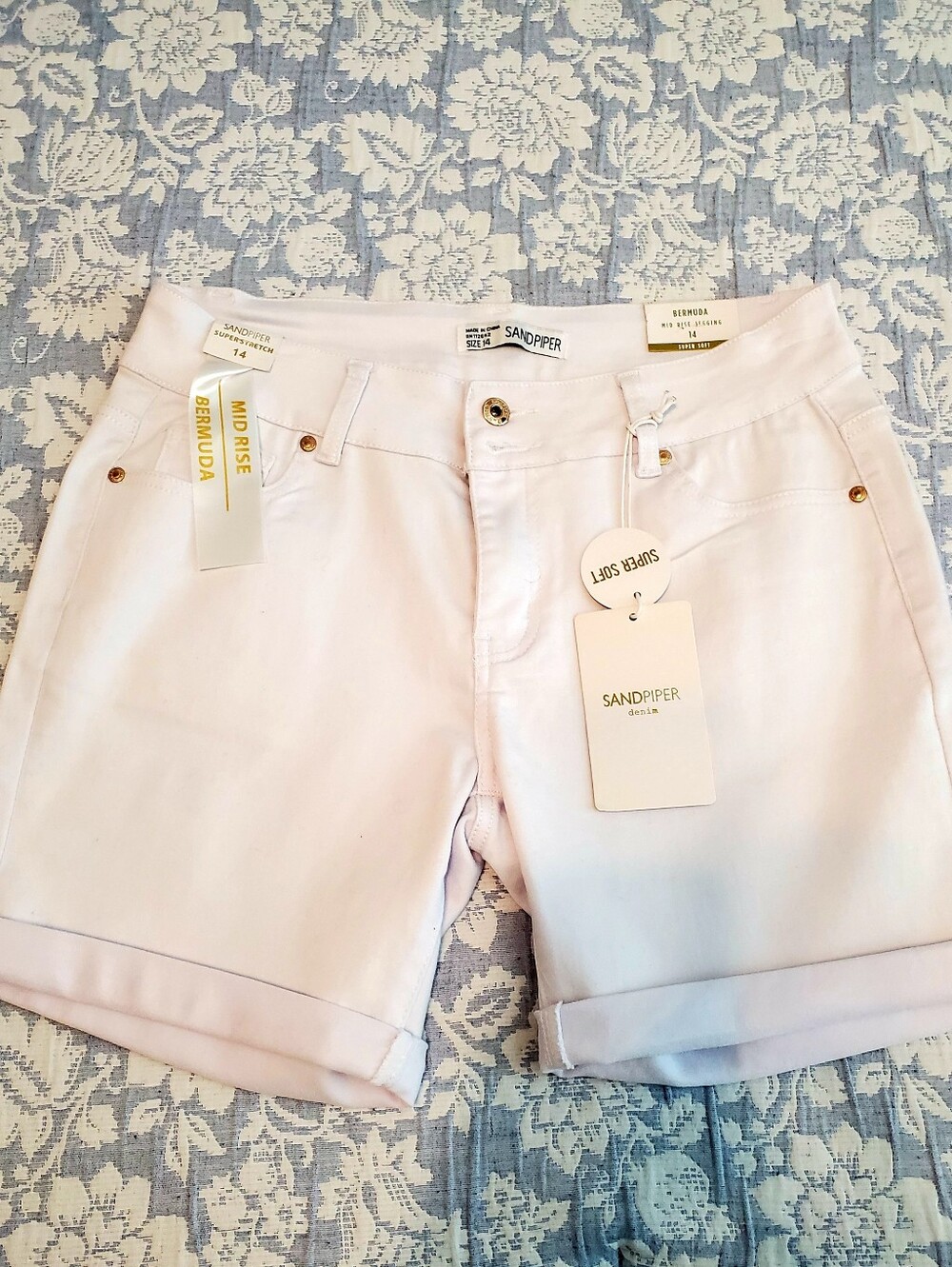 Womens Bermuda Mid Rise Legging